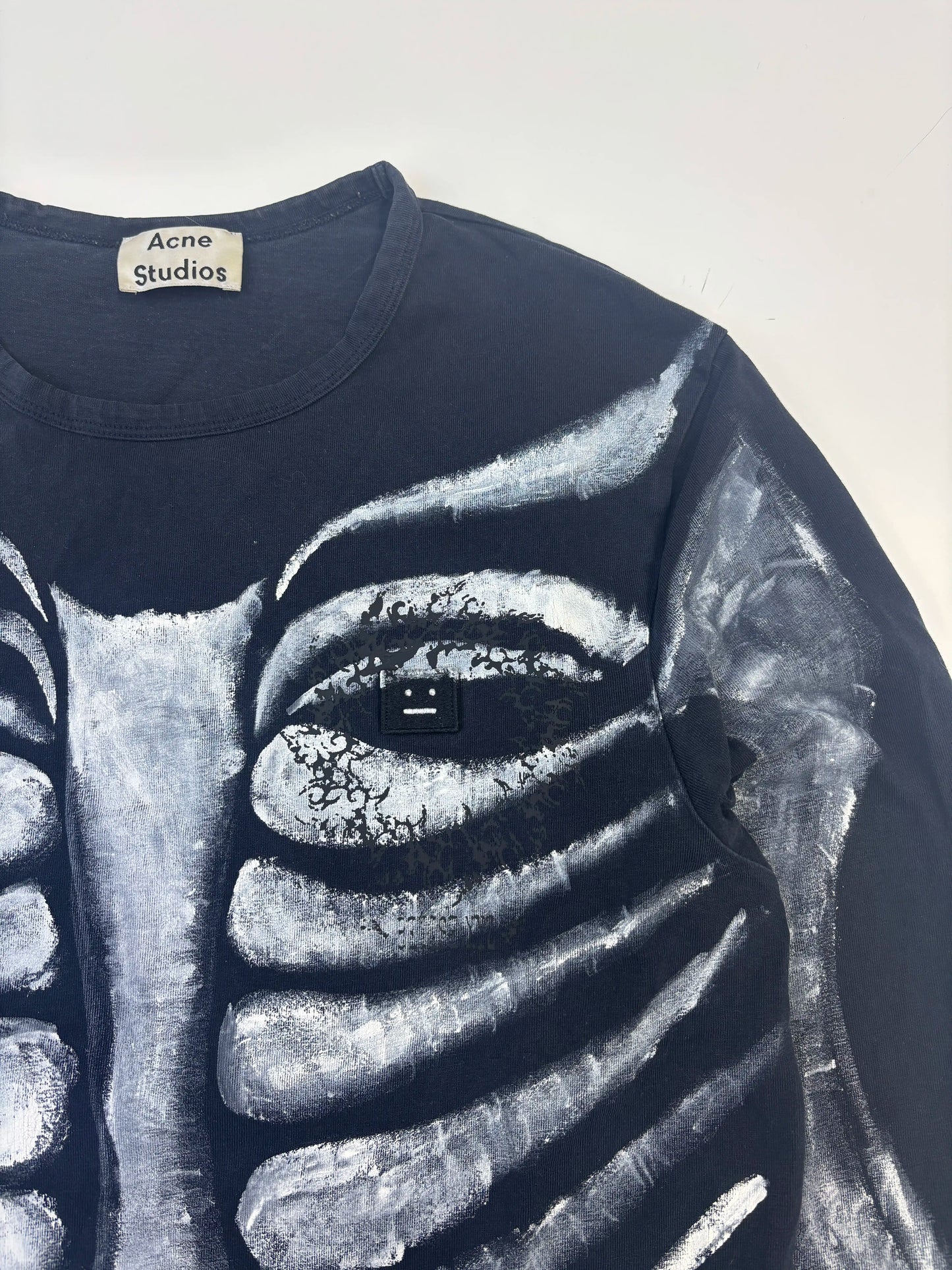 "SKELLY" LONGSLEEVE #01